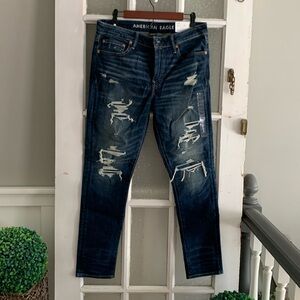 NWT American Eagle Distressed Jeans Size 33/30